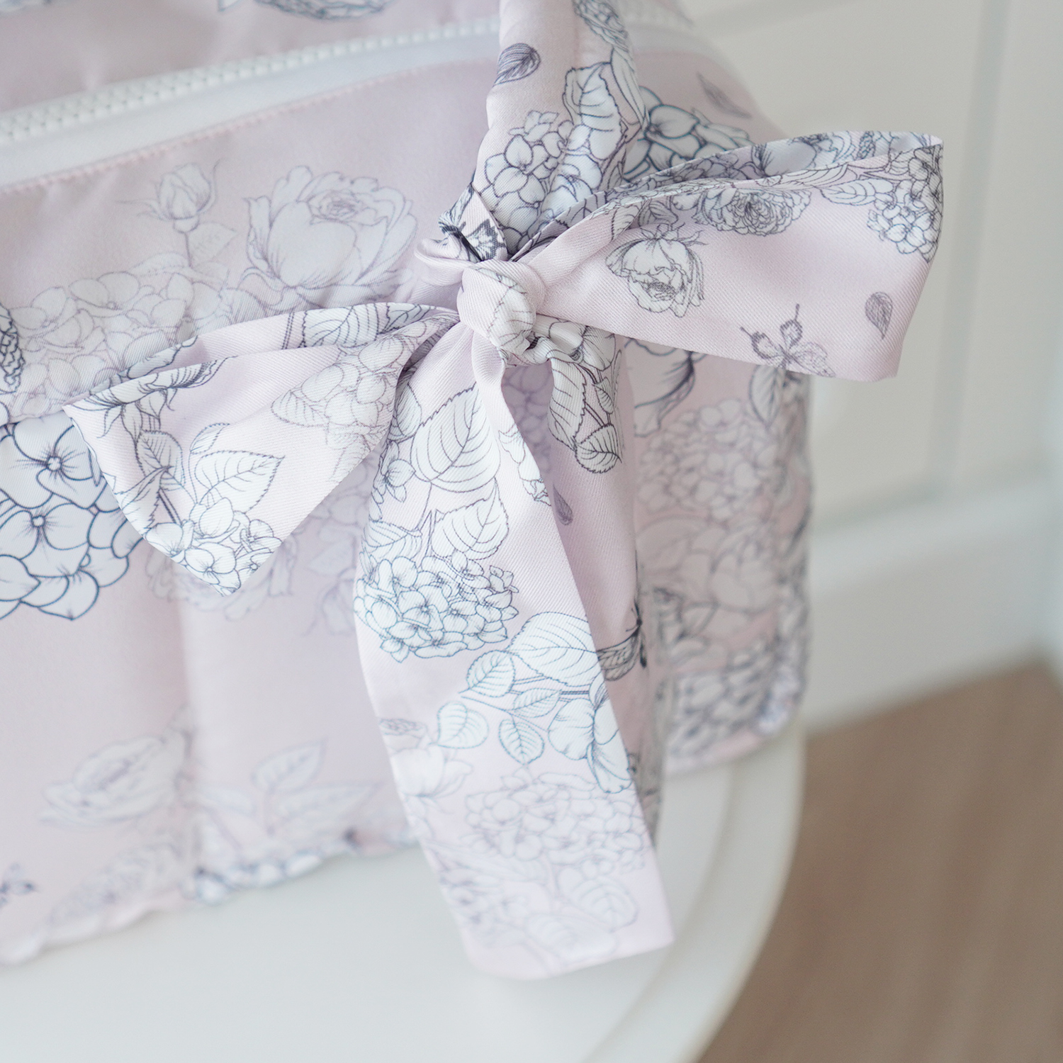 Fluffy Bowling Bag กระเป๋านุ่มนิ่ม ทรง Bowling แบบพร้อมส่ง ลาย Butterfly Vintage - Pink