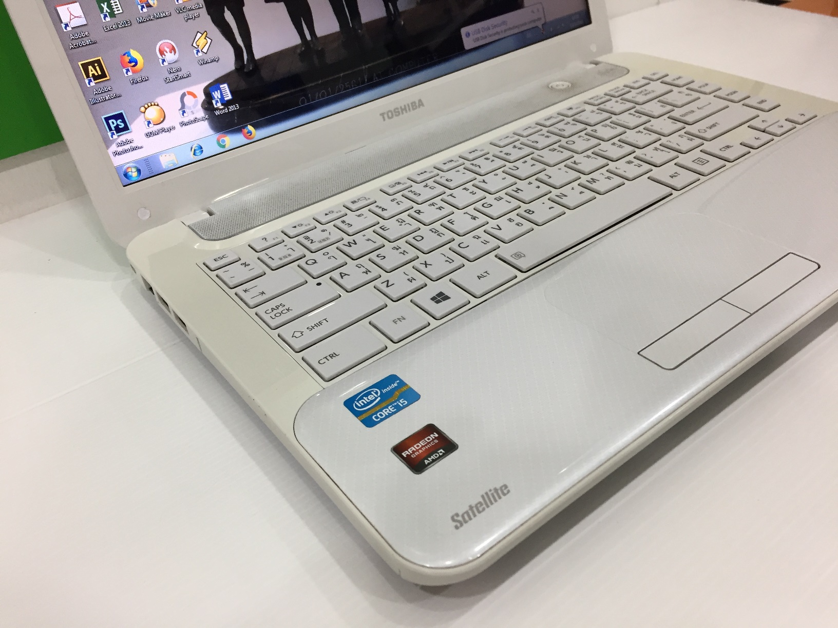 TOSHIBA Satellite M840-1068X