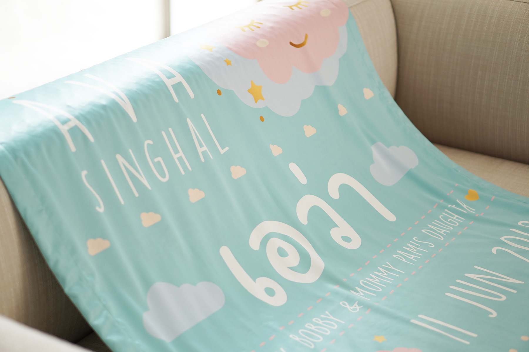 ผ้าห่ม ใส่ประวัติแรกเกิด ลาย Moon - Mint