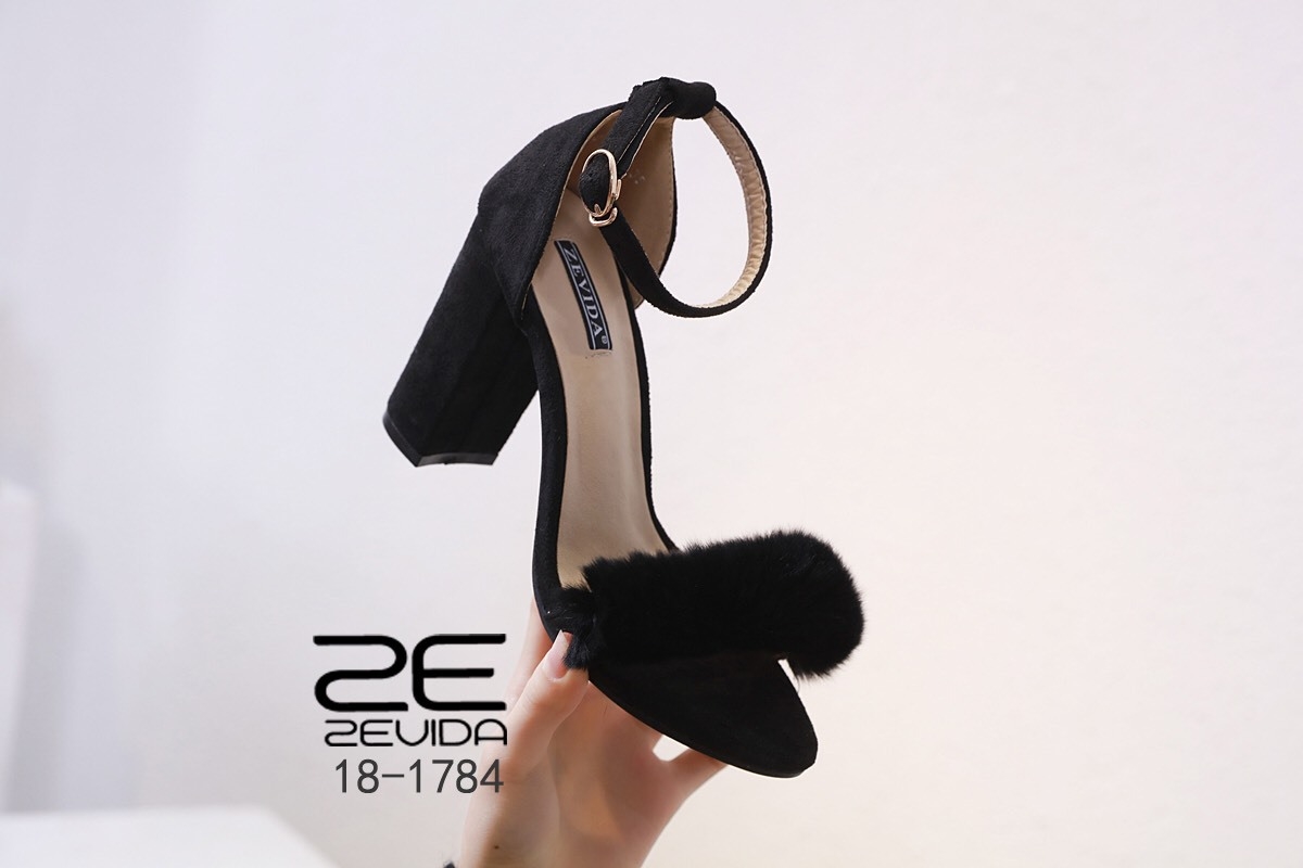 รองเท้าส้นตันแต่งขนเฟอ (สีแดง)