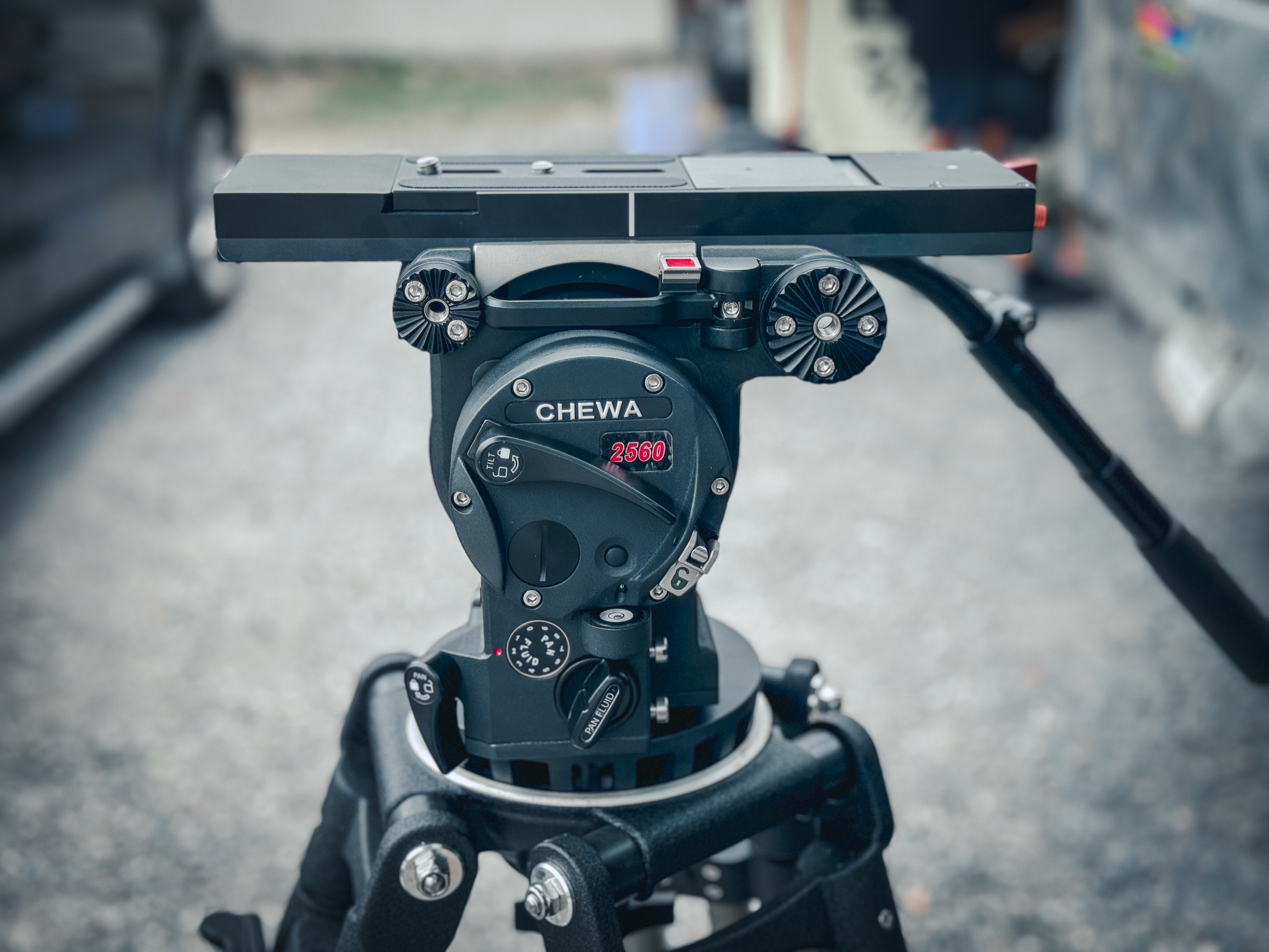 Chewa 2560 Fluid Head + C150 Tripod Set