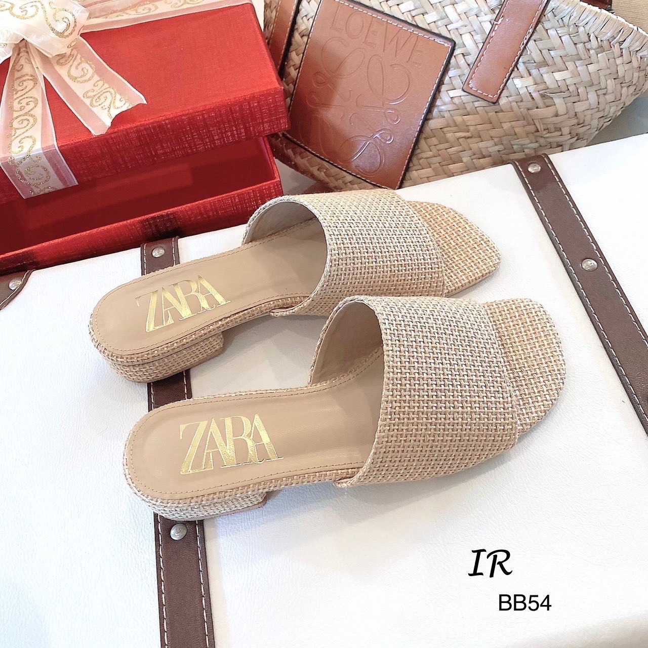 รรองเท้าแตะผ้าปอ Style Zara (สีครีม)
