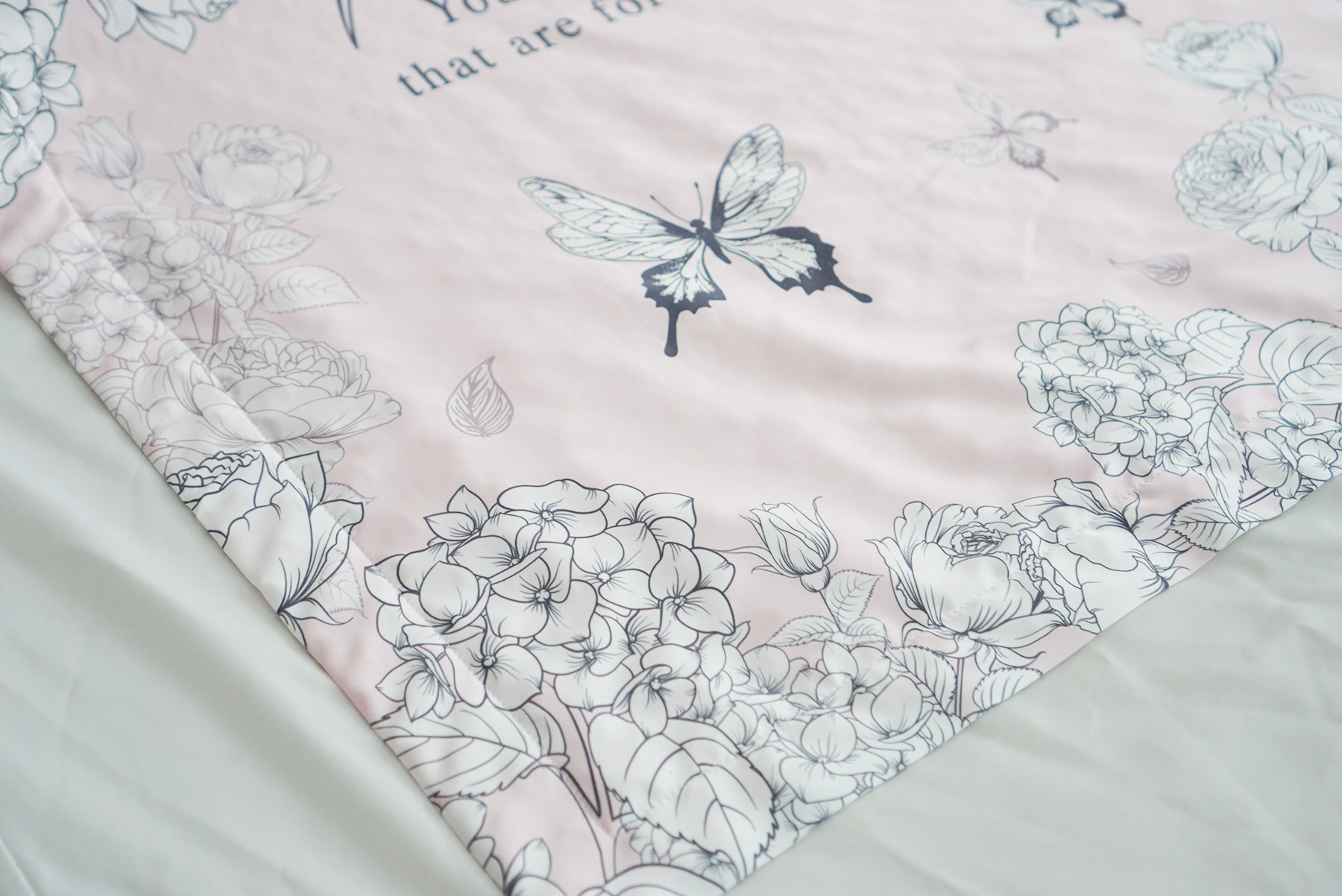 ชุดของขวัญเด็กแรกเกิด ผ้าห่ม ขนาด 75x100cm + แฟ้มใส่สูติบัตร ลาย Butterfly Vintage - Pink
