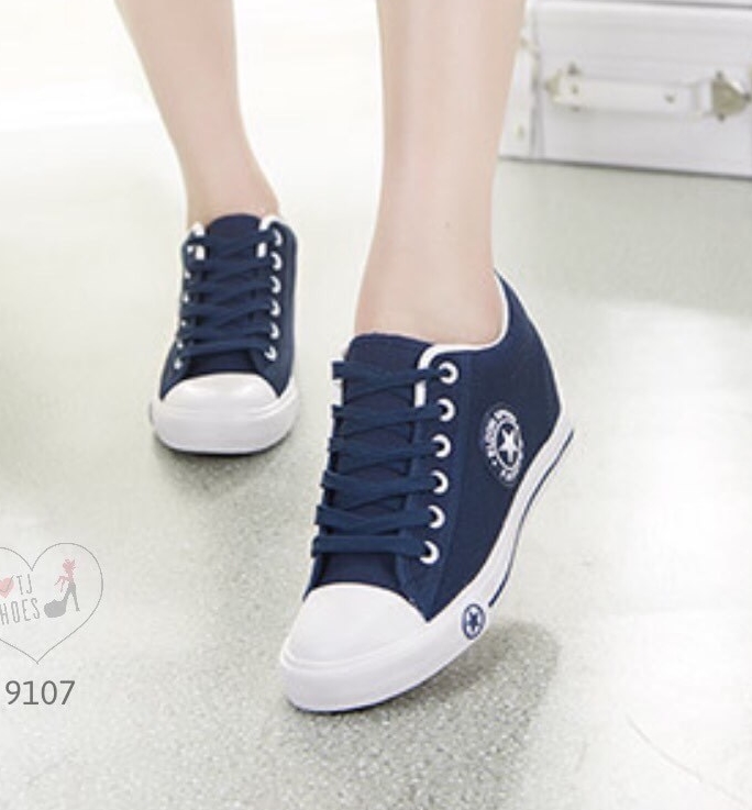 พร้อมส่ง : รองเท้าผ้าใบทรงคอนเวิร์สสกรีนลาย (สีน้ำเงิน)