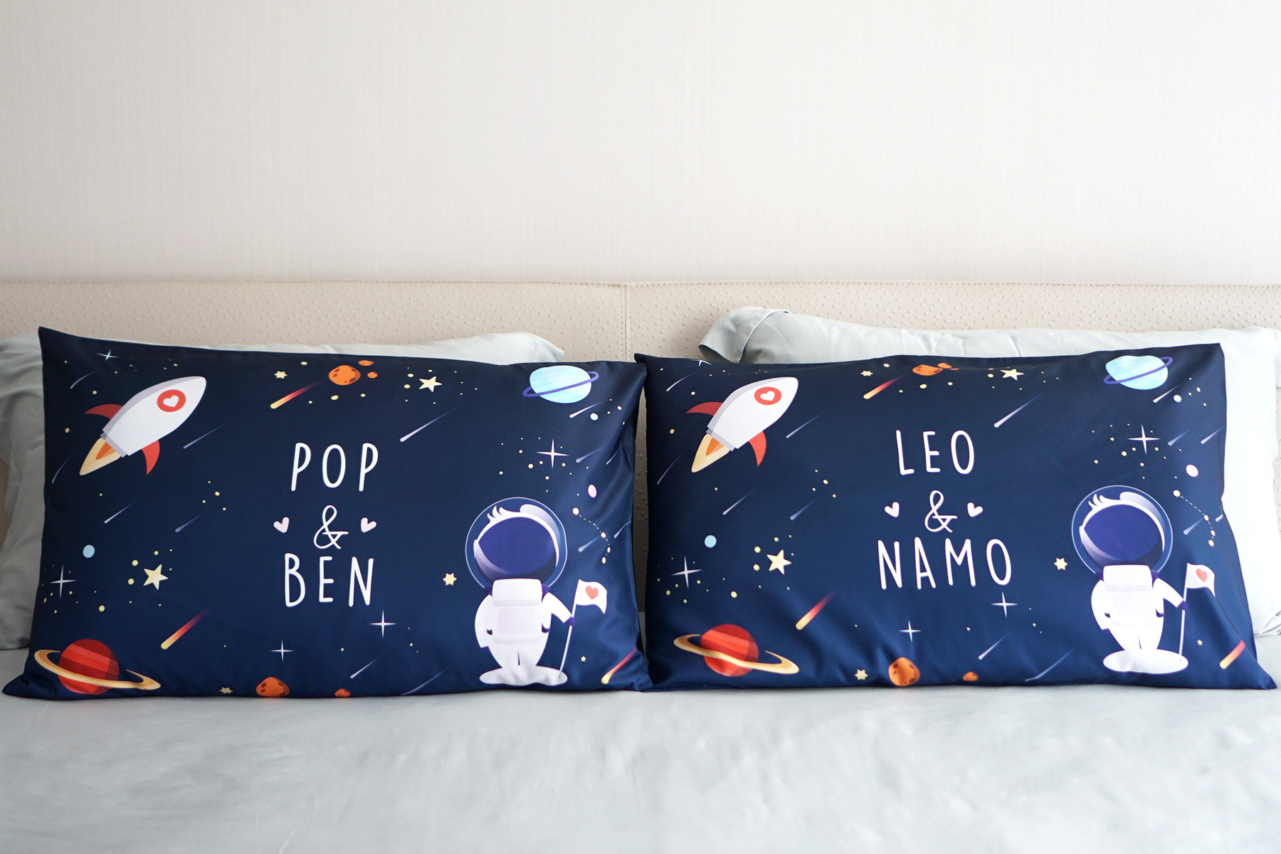 ปลอกหมอนหนุนคู่ พิมพ์ลายเต็มผืน ลาย Space - Navy
