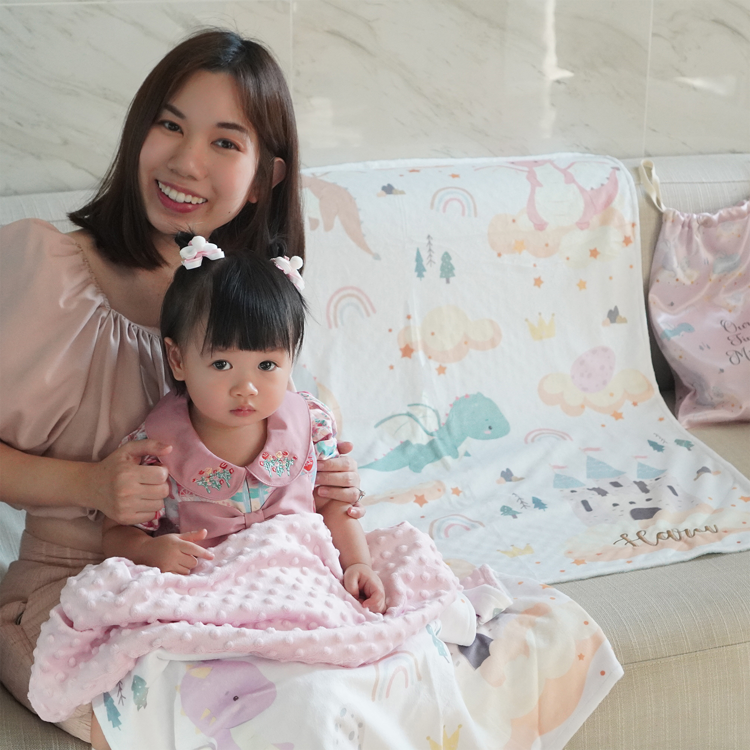 ผ้าห่ม Minky ลาย Dragon 75x100cm แบบปักชื่อ ด้านหลังสีชมพู