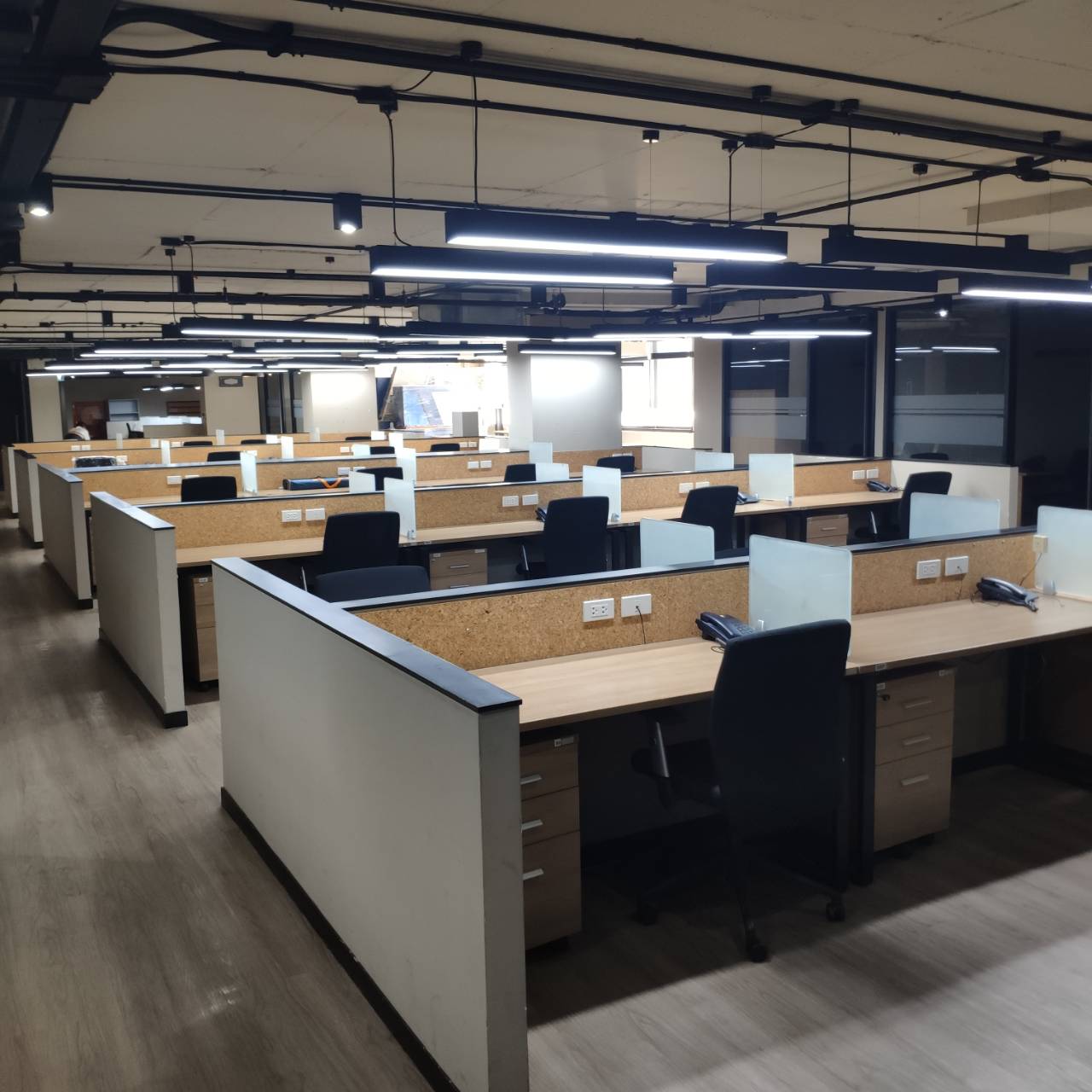 ไอทีเอฟ สีลม พาเลส (ITF-Silom Palace) สำนักงานให้เช่าย่านสีลม ศูนย์กลางธุรกิจ(CBD)ของกรุงเทพฯ ใกล้สถานีรถไฟฟ้า BTS ช่องนนทรี เพียง 350 ม.