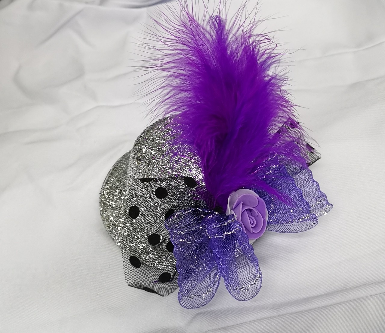 หมวกดรัมเมเยอร์เด็ก ขนนกแฟนซี กิ๊ฟติดผม งานทำมือ|ใช้กับชุดดรัมเมเยอร์เด็กหญิง ชุดกีฬาสีเด็ก Y&N Shop