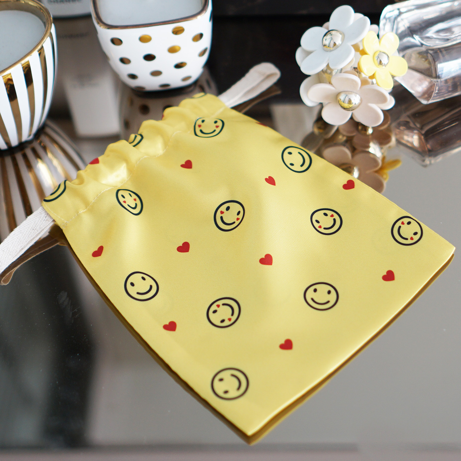 ถุงผ้าซาติน ลาย Smiley - Yellow