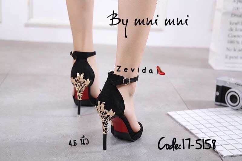 รองเท้าส้นเข็มแต่งอะไหล่ (สีแดง)