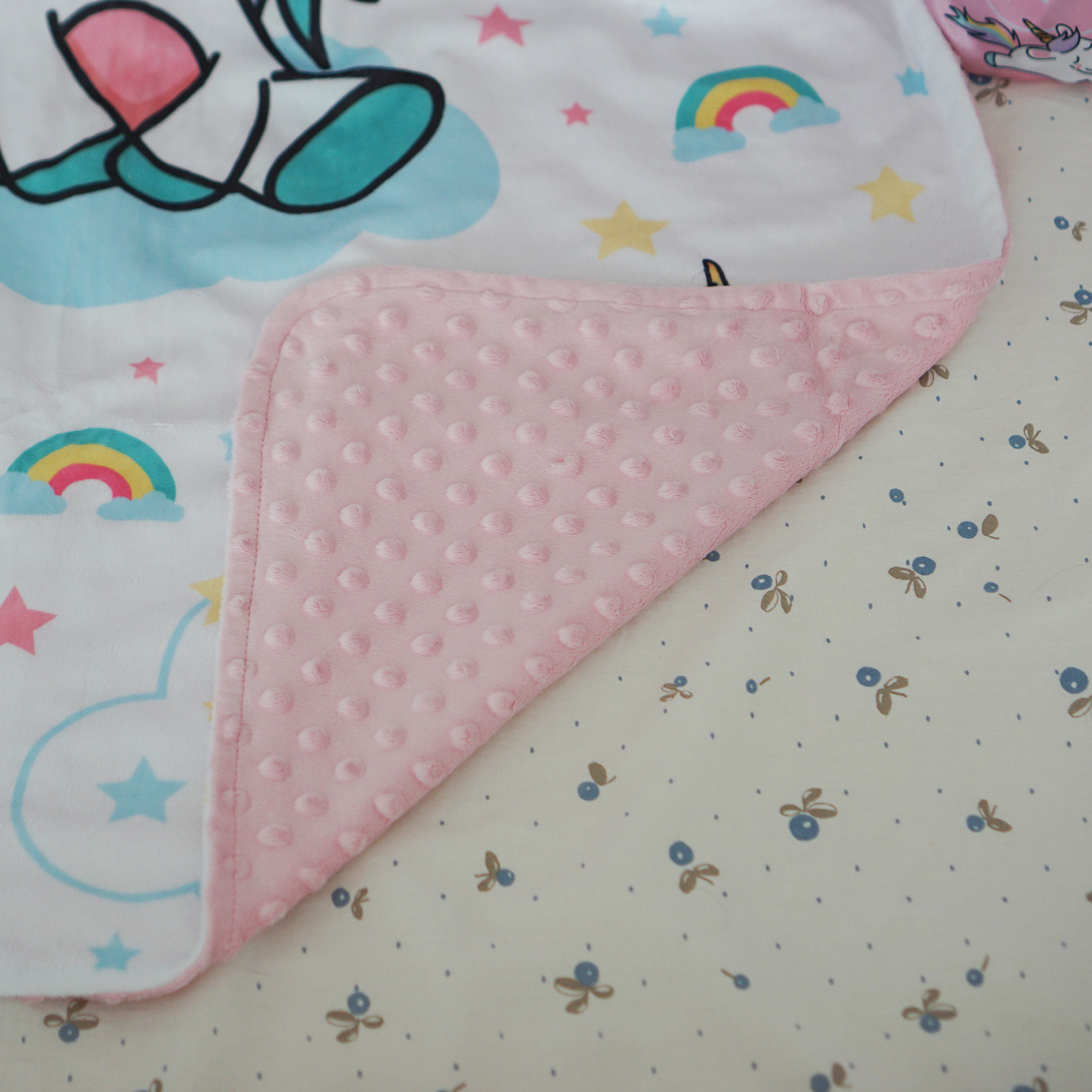 ผ้าห่ม Minky 75x100cm พร้อมส่ง ลาย Unicorn