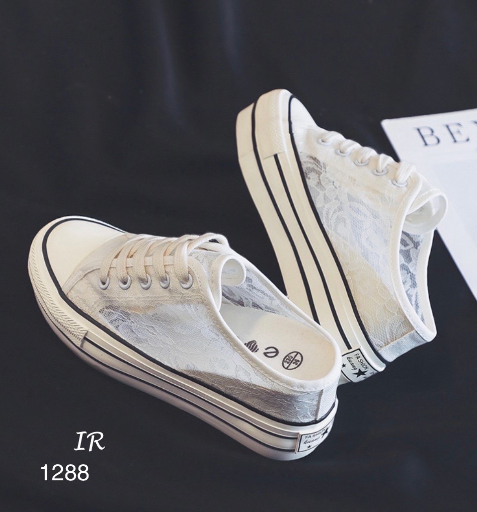 รองเท้าผ้าใบลูกไม้เปิดส้น