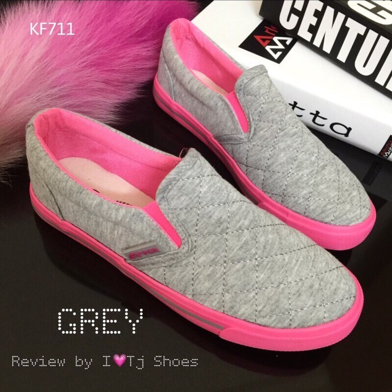 พร้อมส่ง : รองเท้าผ้าใบเสริมส้นสไตล์เกาหลี (สีเทาชมพู)
