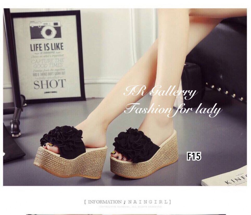 รองเท้าลำลองส้นเตารีดแต่งดอก (สีดำ)
