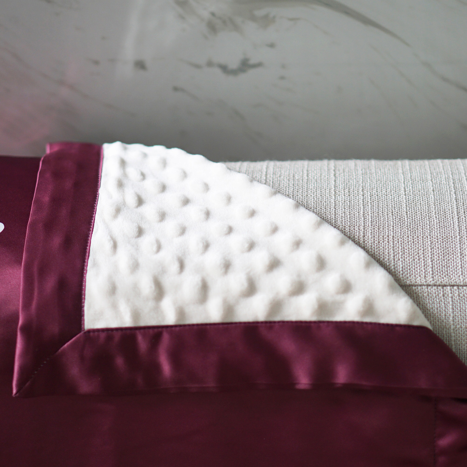 ผ้าห่มสั่งทำใส่ชื่อ Flower - Burgundy