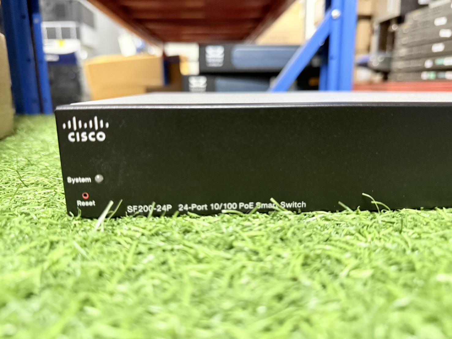 สวิตช์ Cisco SF200-24 24 Port 10/100 POE