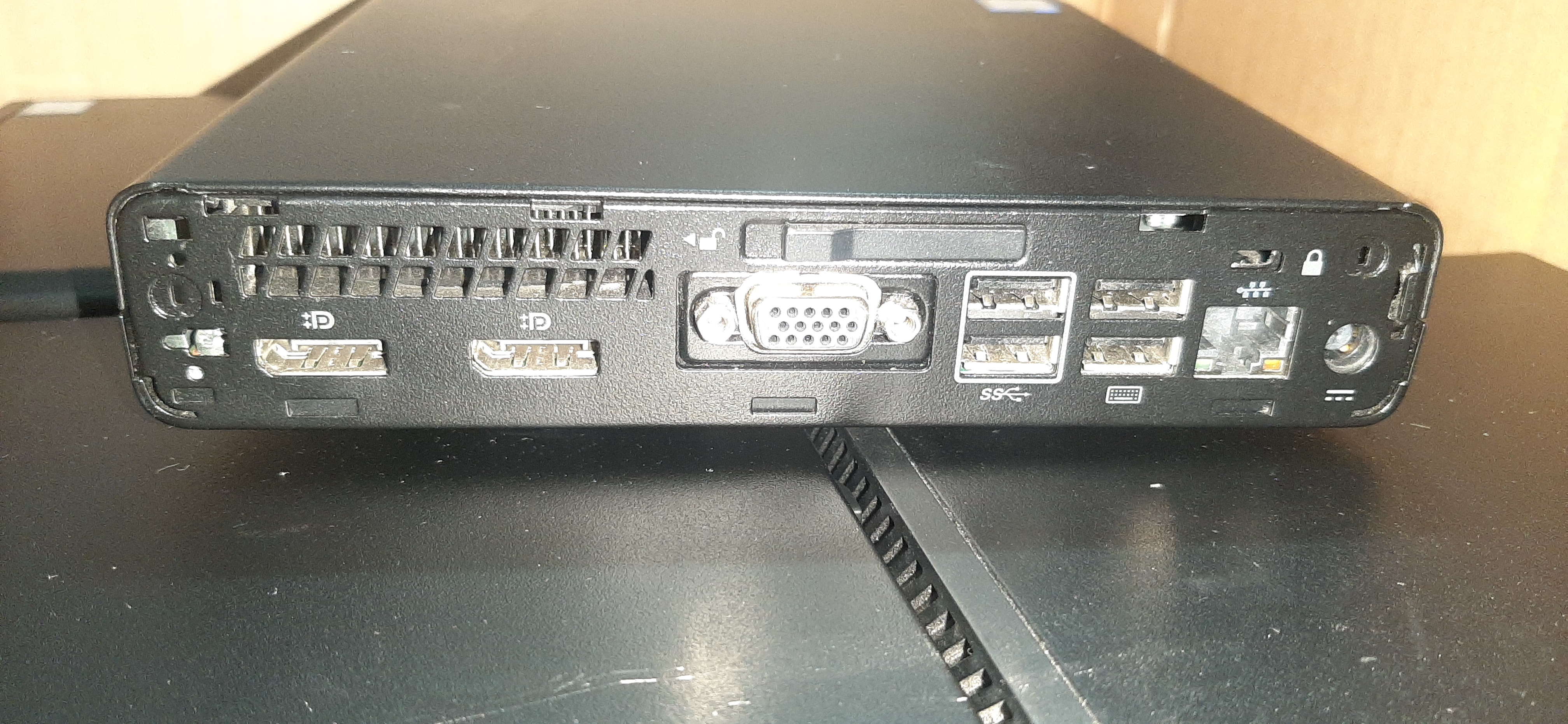 คอมพิวเตอร์ขนาดเล็ก HP EliteDesk 800 G3 Mini + Adapter มี cpu i7-7700T เอาไปใส่ แรม hdd ใช้ได้เลย