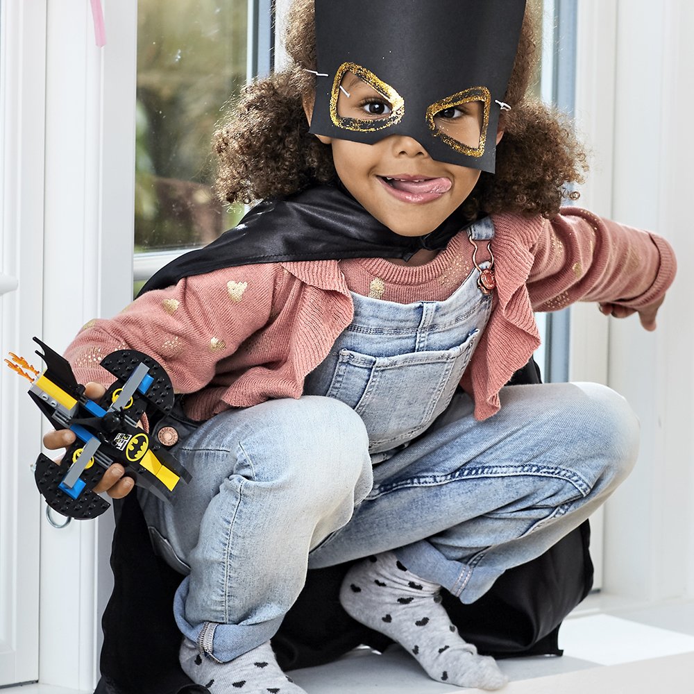 LEGO Juniors DC Comics : The Joker Batcave Attack รุ่น 10753