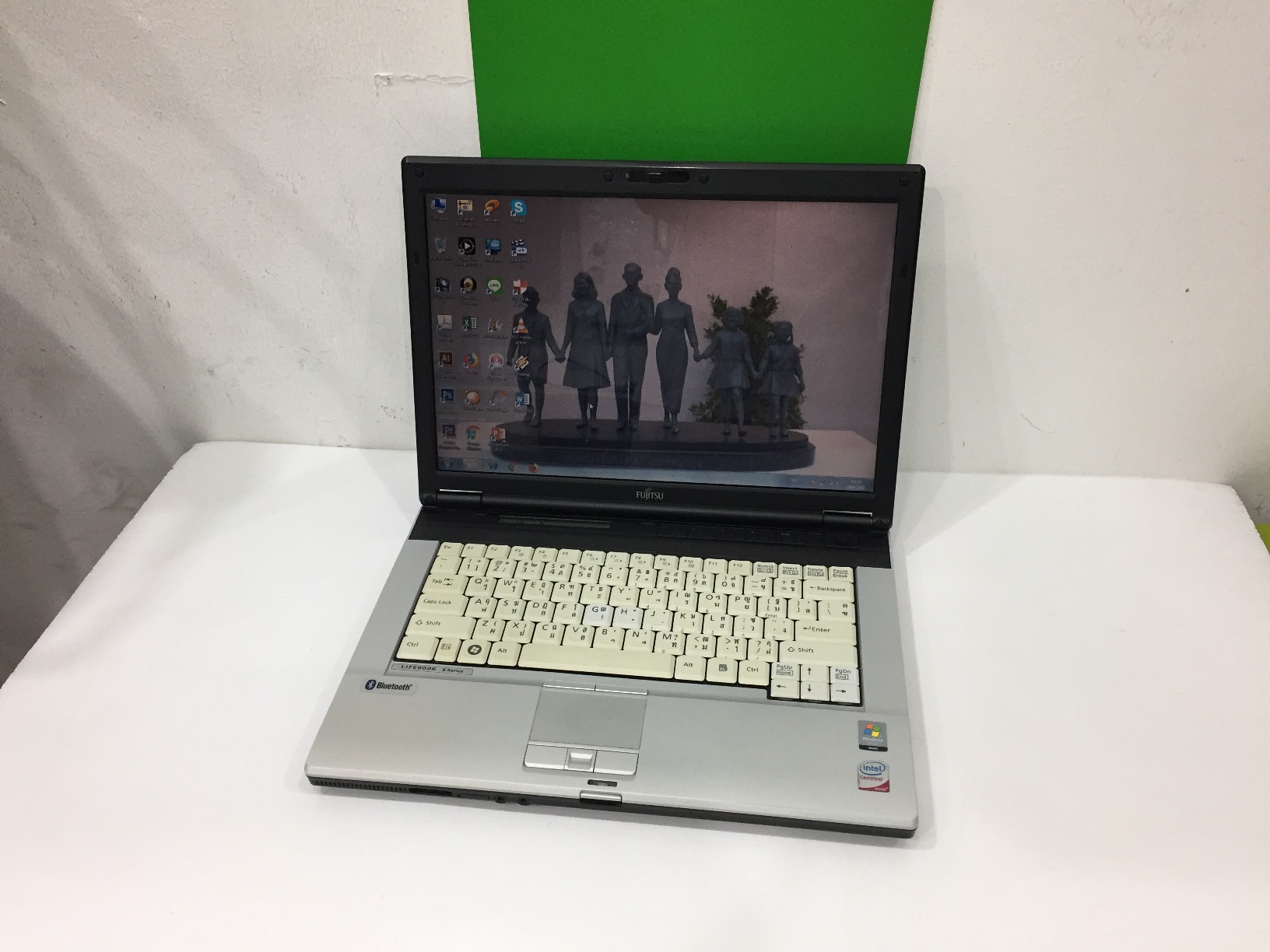 FUJITSU LifeBook S7211 (T8300)