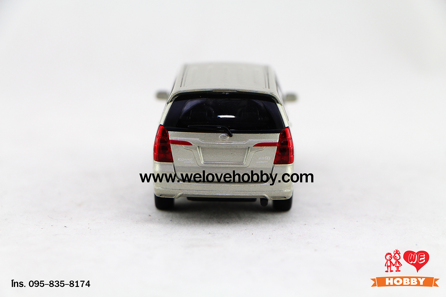 โมเดลรถ Toyota Innova สีบรอนซ์ทอง Scale 1:34-1:39