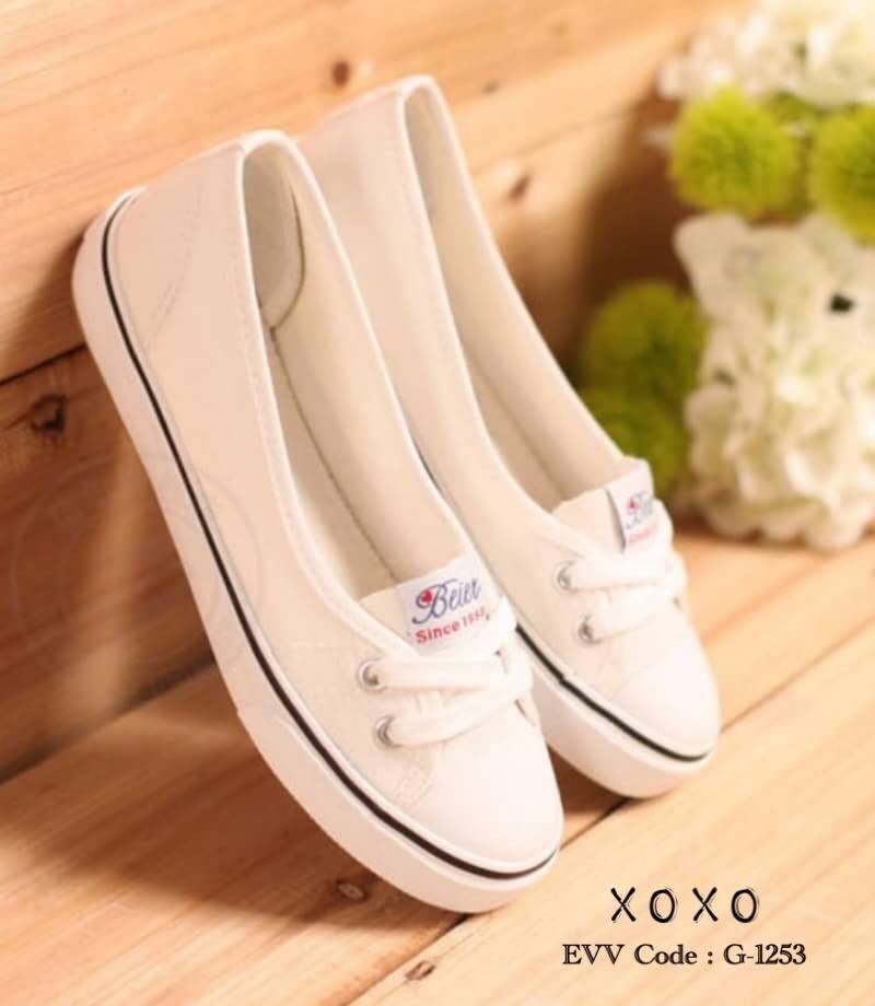 ีรองเท้าผ้าใบทรงคัทชูแต่งเชือก (สีกรม)