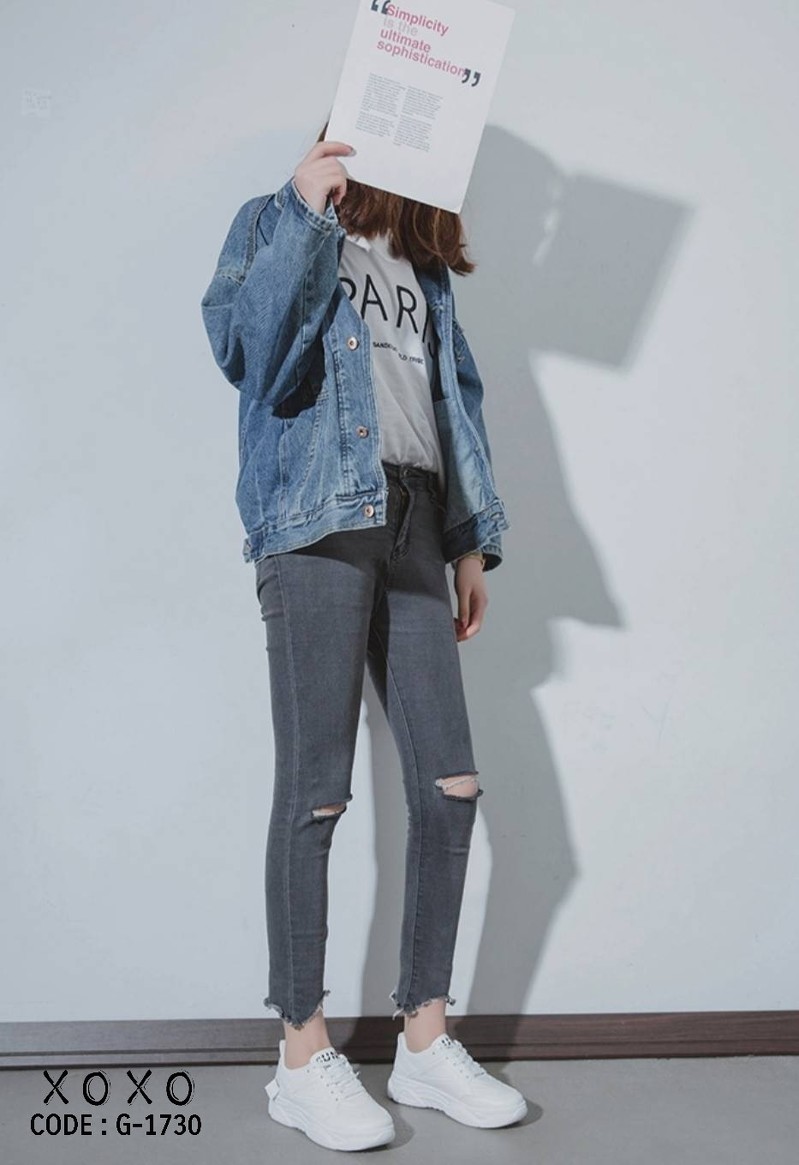 รองเท้าผ้าใบทรงสปอร์ตแต่งแถบป้าย (สีครีม)