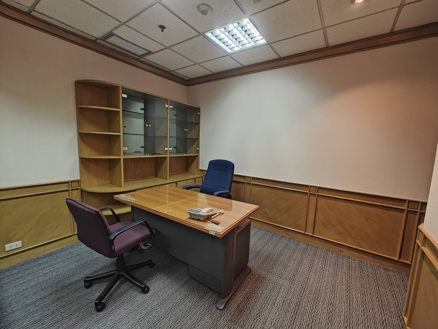 อาคาร อาร์เอส ทาวเวอร์ (RS Tower) สำนักงานให้เช่าติดถนนรัชดาภิเษก ใกล้รถไฟฟ้า MRT ศูนย์วัฒนธรรมแห่งประเทศไทย เพียง 50 เมตร