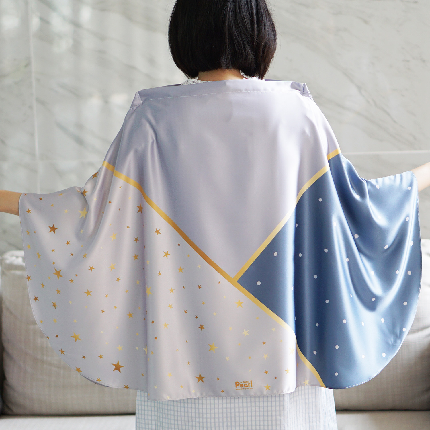 ผ้าคลุมให้นม สั่งทำใส่ชือ ลาย Triangle - Grey/Navy