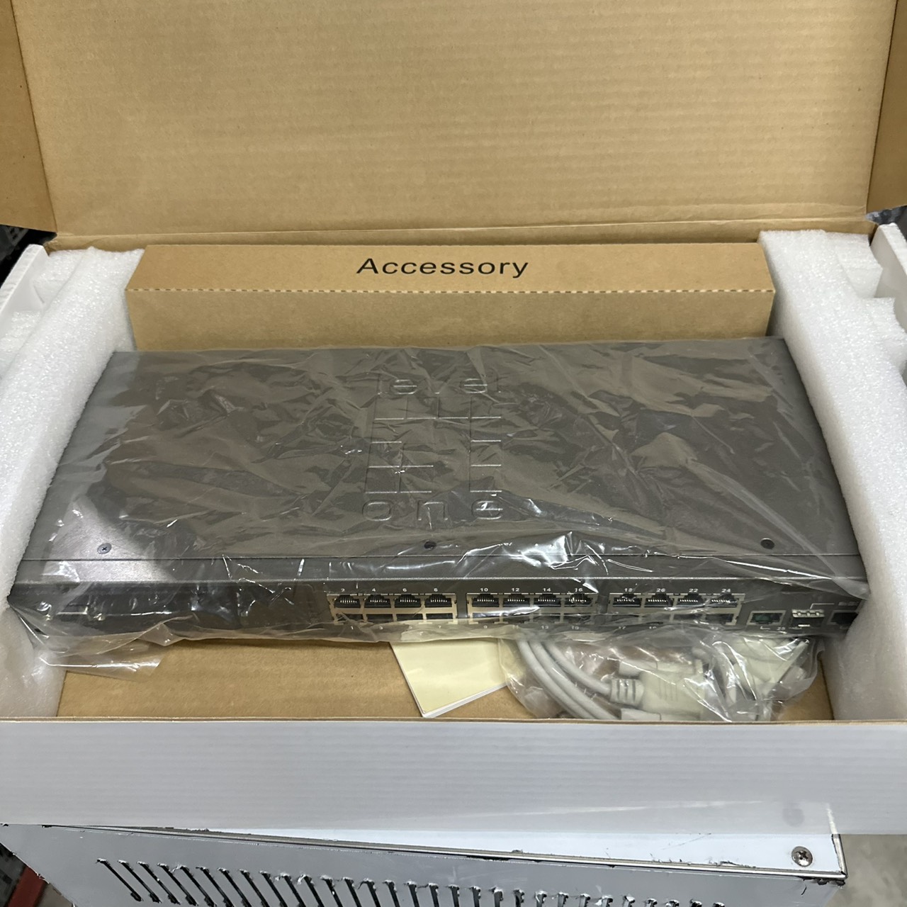 สวิตซ์ LevelOne GSW-2472TGX 24-Port Layer 2 Smart 10/100 Ethernet Switch W/ Gigabit/SFP