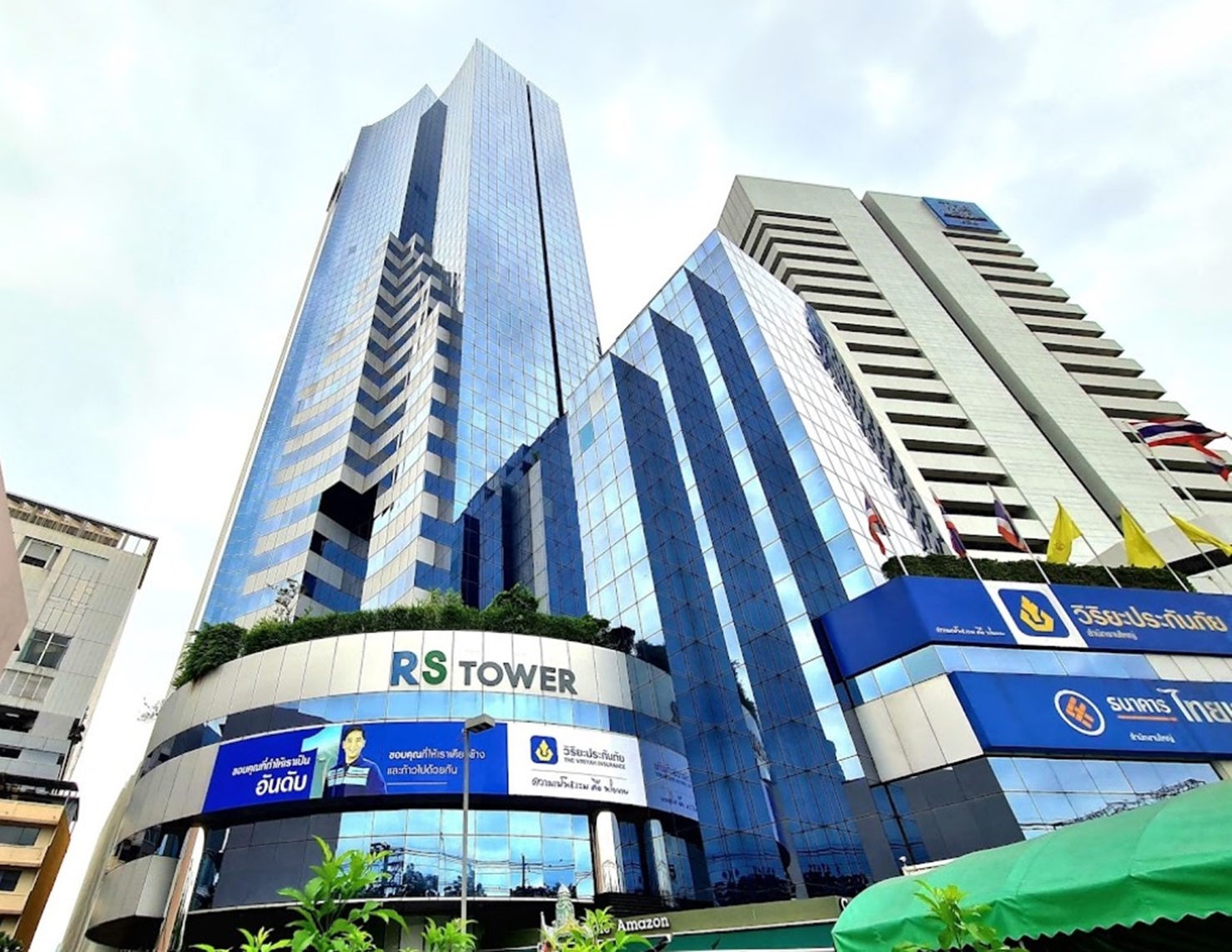 RS Tower, office for rent on Ratchadaphisek Road, near the Thailand Cultural Center MRT, only 50 meters.