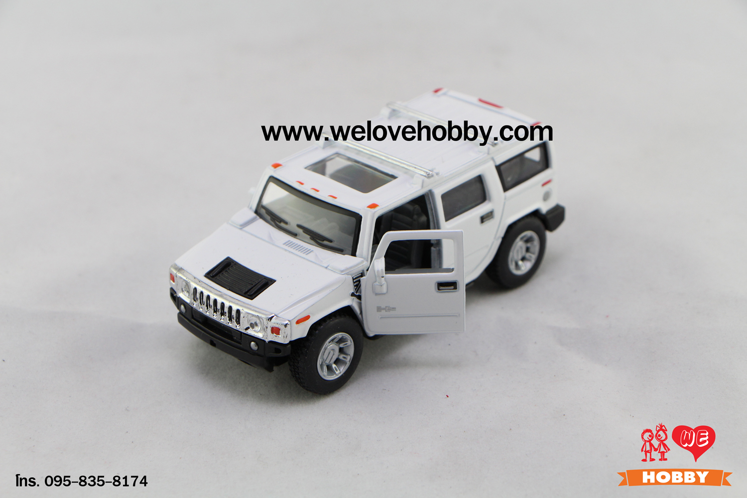 โมเดลรถ 2008 Hummer H2 SUV สีขาว Scale 1:40