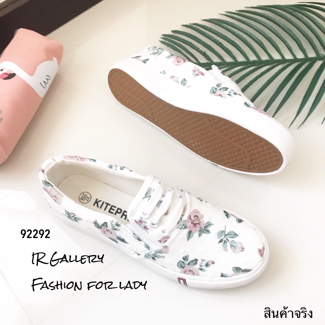 รองเท้าผ้าใบ Slip Onลายดอกไม้