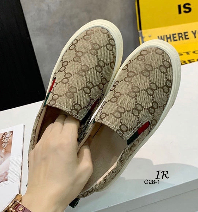 รองเท้าผ้าใบ Slip onแต่งลาย (สีน้้ำตาล)