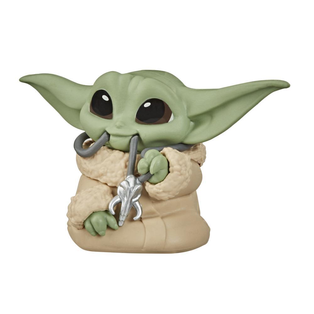 Hasbro Star Wars The Bounty Collection The Mandalorian The Child “Baby Yoda” Mandalorian Necklace Figure ฮาสโบร สตาร์ วอร์ส แมนดาโรเลี่ยน หุ่นโมเดลฟิกเกอร์ เบบี้ โยดา แมนดาโรเลี่ยน เนคเลส ขนาด2.2 นิ้ว(5.5ซม.) ลิขสิทธิ์แท้