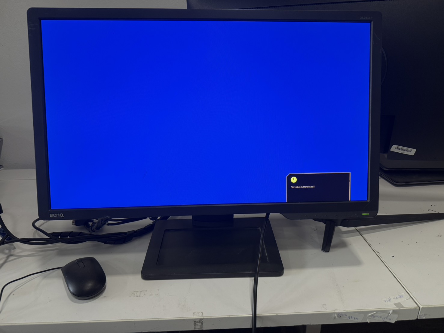 จอคอมพิวเตอร์ BenQ XL2411P 24-inch ขอบจอเหลือง จอมีรอยตามรูป