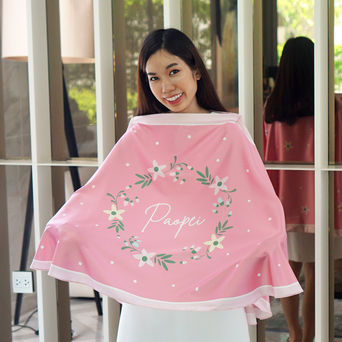 ผ้าคลุมให้นม สั่งทำใส่ชือ ลาย Floral Frame - Pink