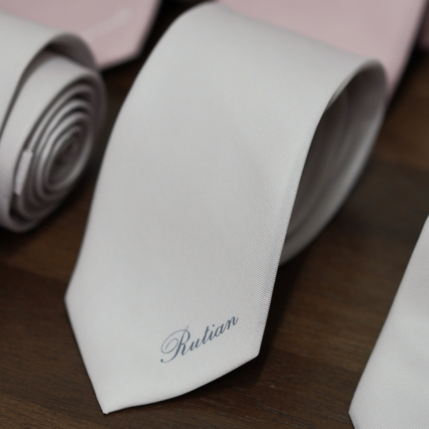 เนคไท สั่งทำใส่ชื่อ ขนาด 3" - Minimal - Tie Light Pink