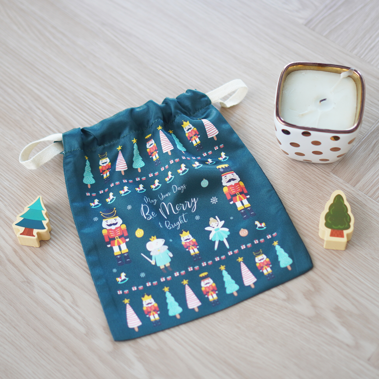 ถุงผ้าซาติน ลาย Nutcracker - Green