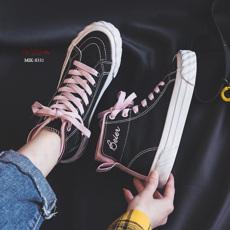 รองเท้าผ้าใบแฟชั่นหุ้มข้อเชือกทูโทน (สีเบจ)