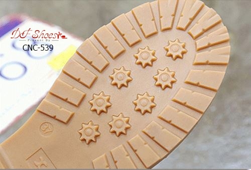 รองเท้าผ้าใบทรงมินิบูทสไตล์มาร์ติน (สีดำ)