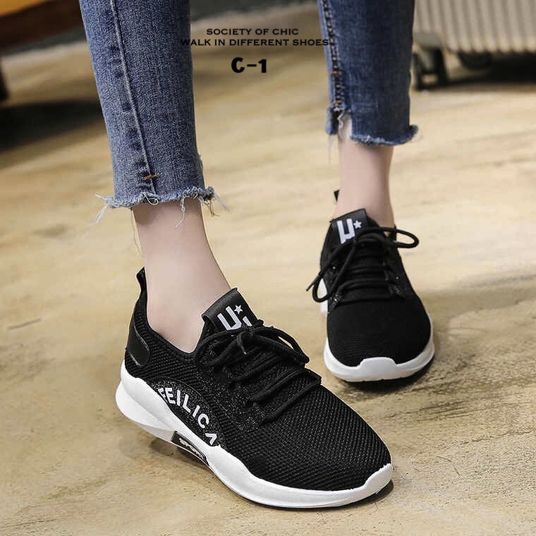 รองเท้าผ้าใบแฟชั่นทรงสปอร์ตสกรีนลาย (สีขาว)