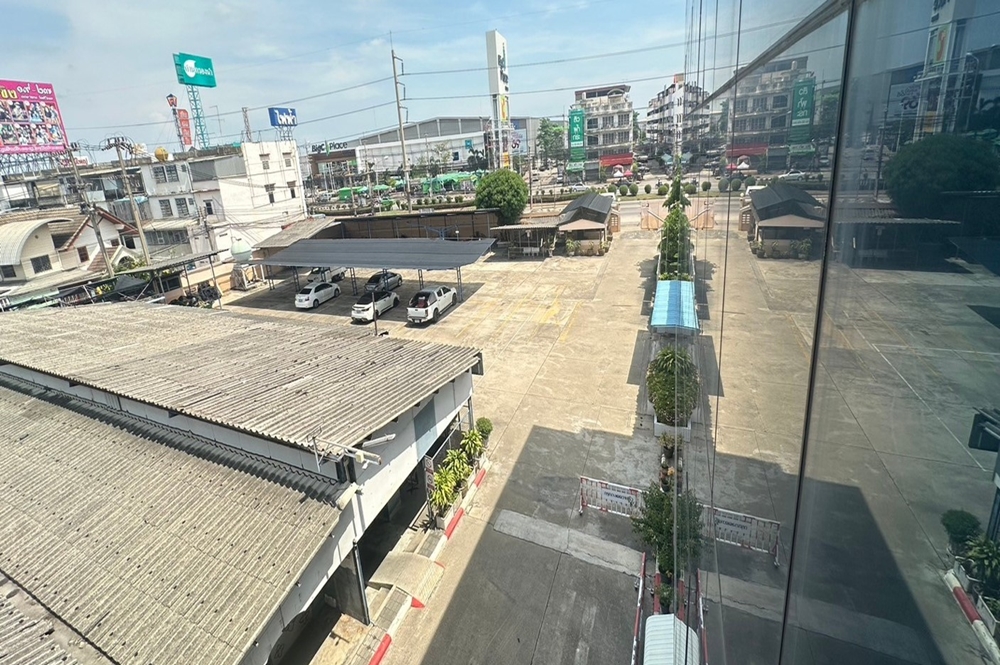 ให้เช่าโรงงานและโกดังคลังสินค้า พร้อมหอพักพนักงาน ติดถนนเพชรเกษม สามพราน จ.นครปฐม เหมาะเช่าเปิดกิจการได้ทันที