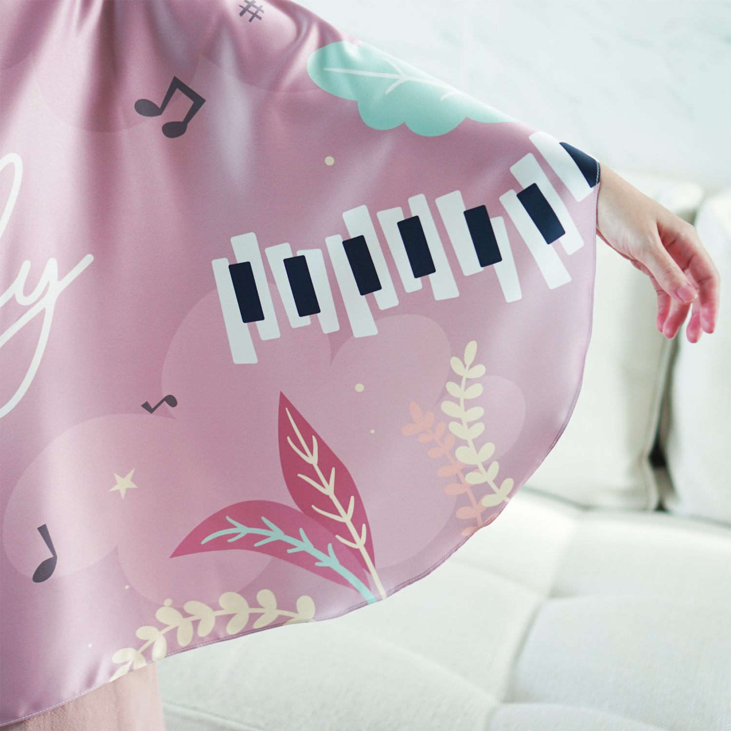 ผ้าคลุมให้นม สั่งทำใส่ชือ ลาย Piano - Pink