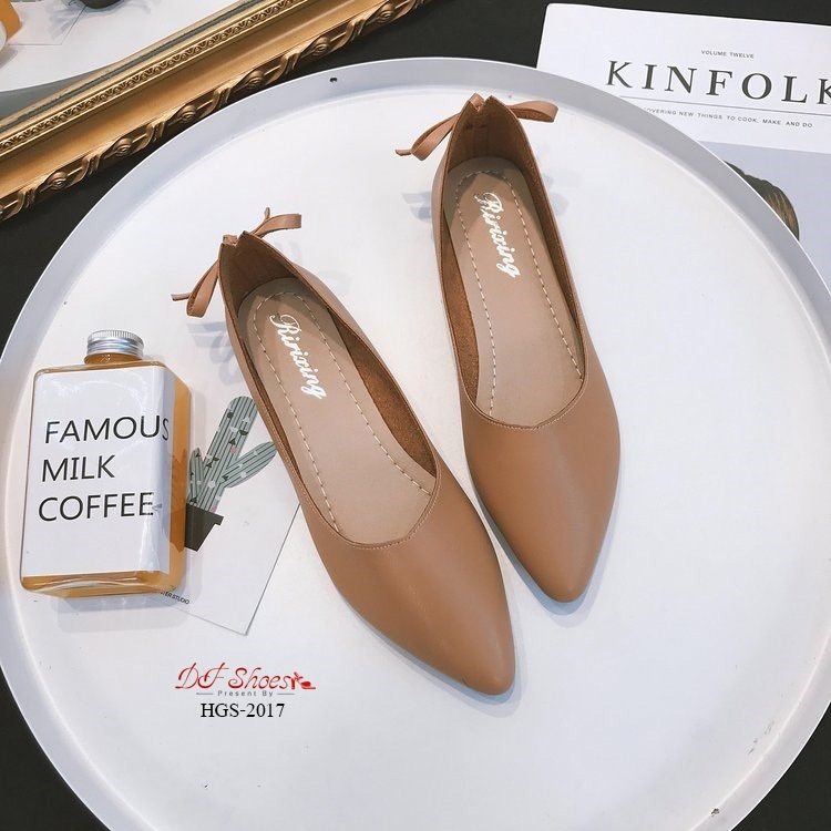 รองเท้าคัทชูส้นแบนแต่งโบว์หลัง (สีกากี)