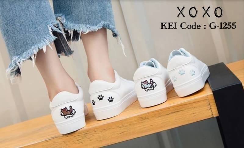 รองเท้าผ้าใบพาสเทลแต่งลายน้องหมา (สีฟ้า)