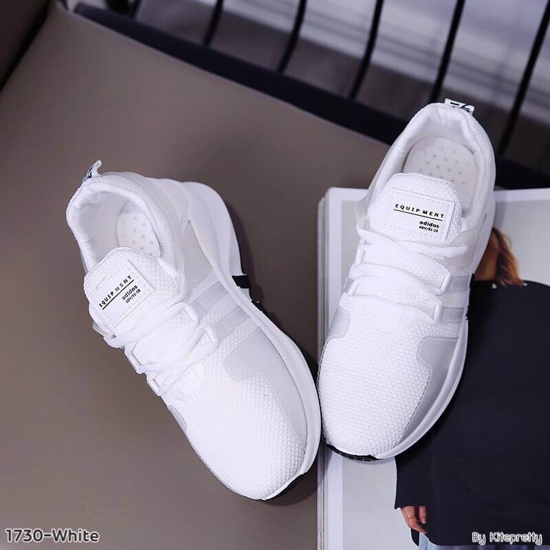 รองเท้าผ้าใบทรง Sportแต่งแถบเรียบ (สีดำ)