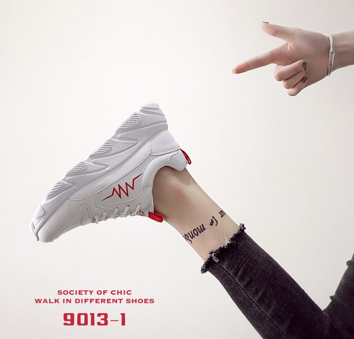 รองเท้าผ้าใบแต่งลายwave