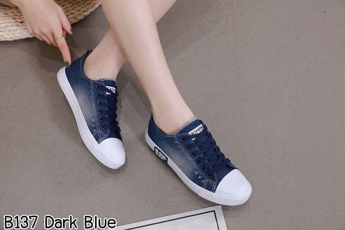 รองเท้าผ้าใบยีนส์ฟอก (สียีนส์อ่อน)