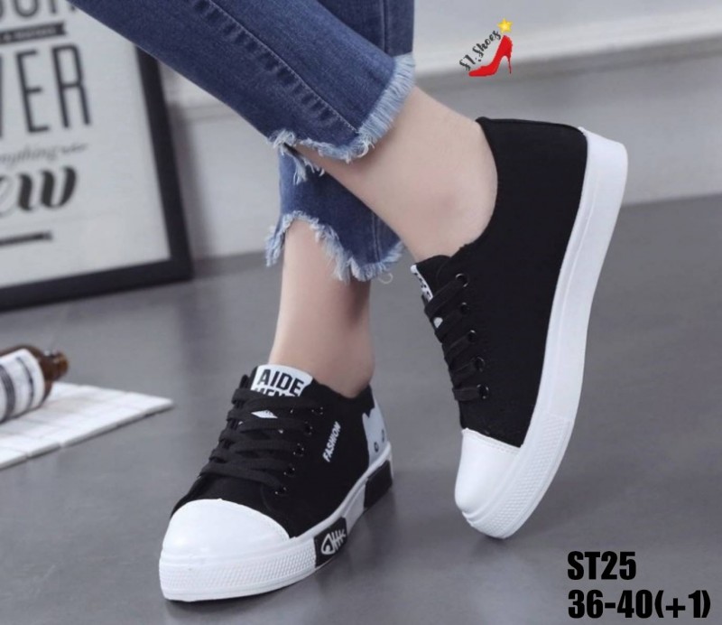 รองเท้าผ้าใบสกรีนลายน้องแมว (สีดำ)