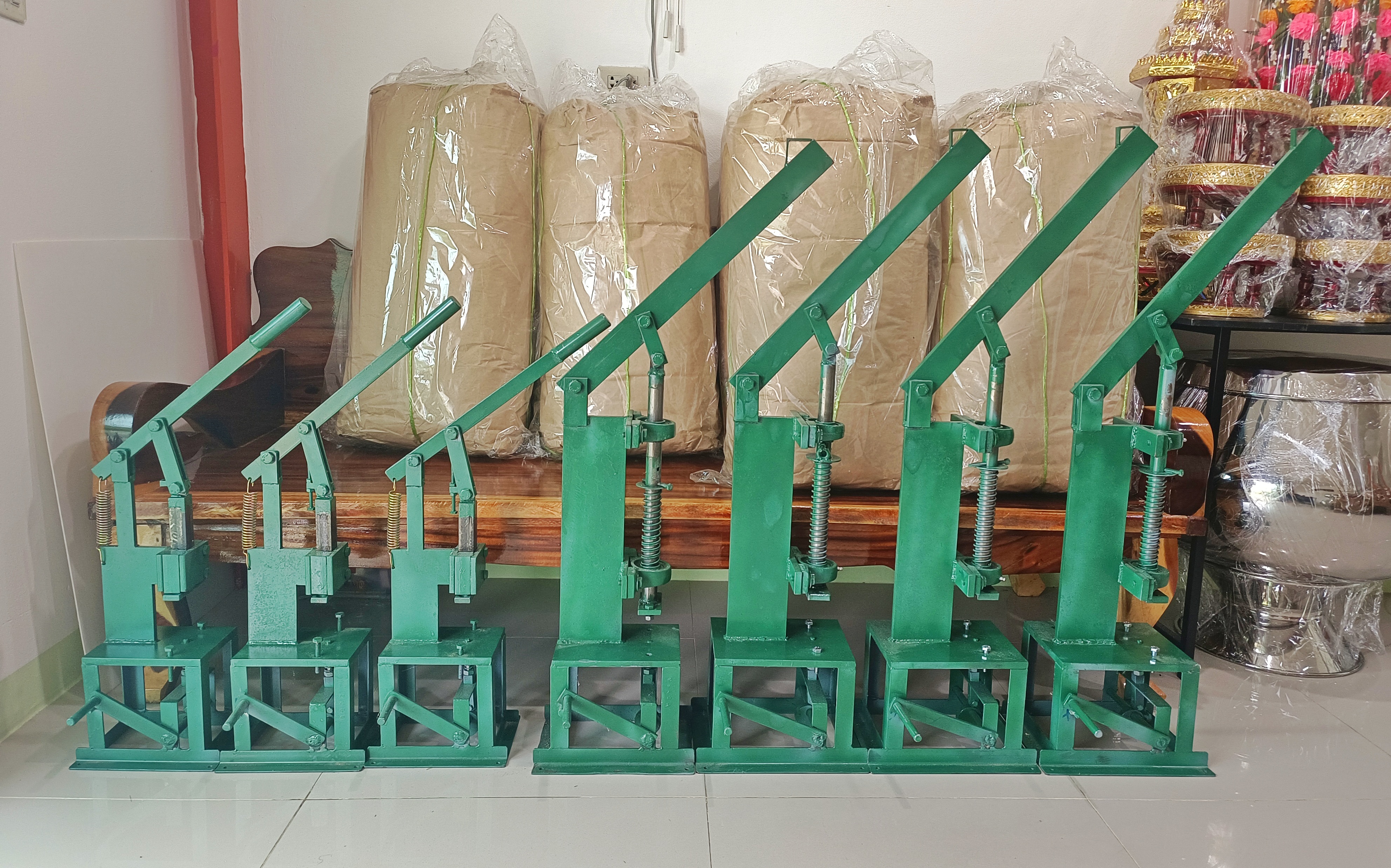 เครื่องปั๊มพระผง